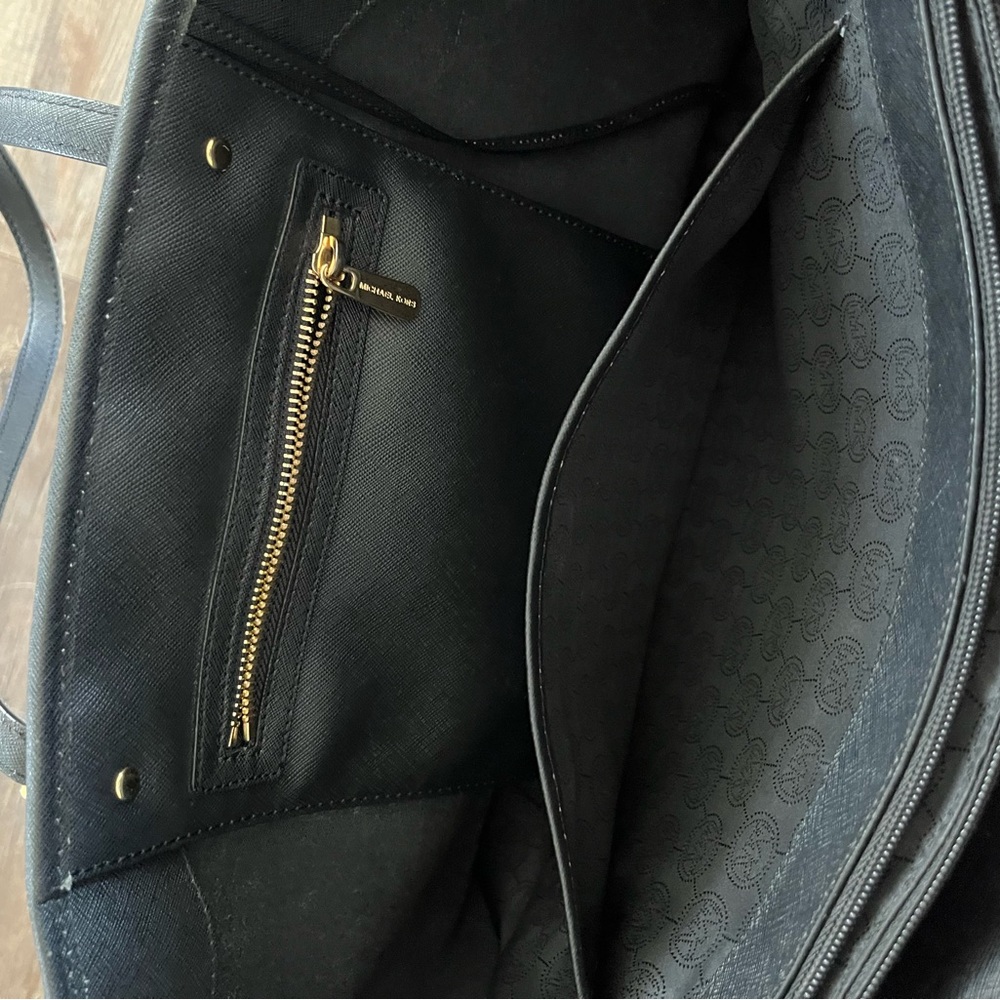 Michael Kors Computer Bag - Picture 2 of 7